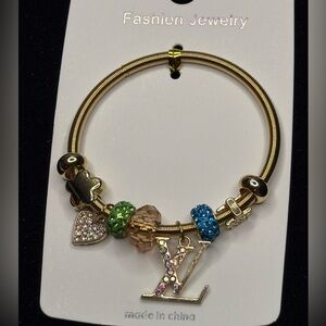 Fashion Jewelry Gold Tone Sparkling Heart
Charm Stretch Bracelet Green Blue